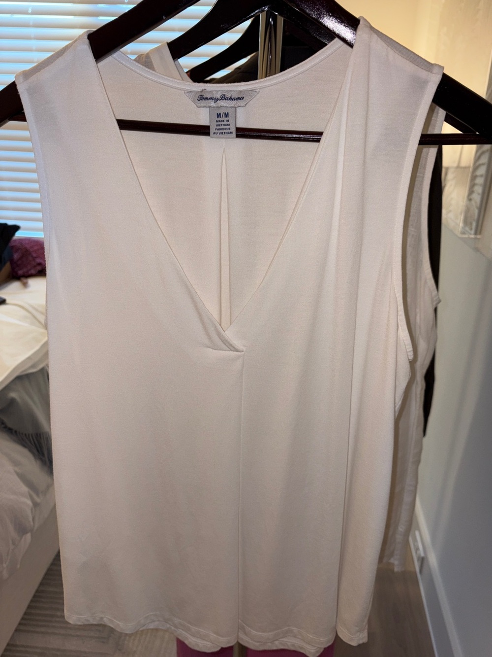 Tommy Bahama Kauai White V Neck Tank Sz Medium